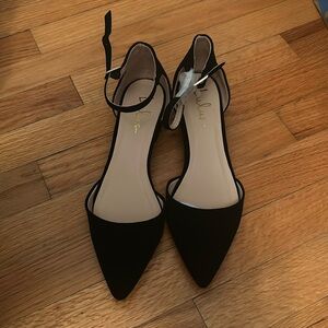 Lulu’s shoes size 7.5 (runs big)